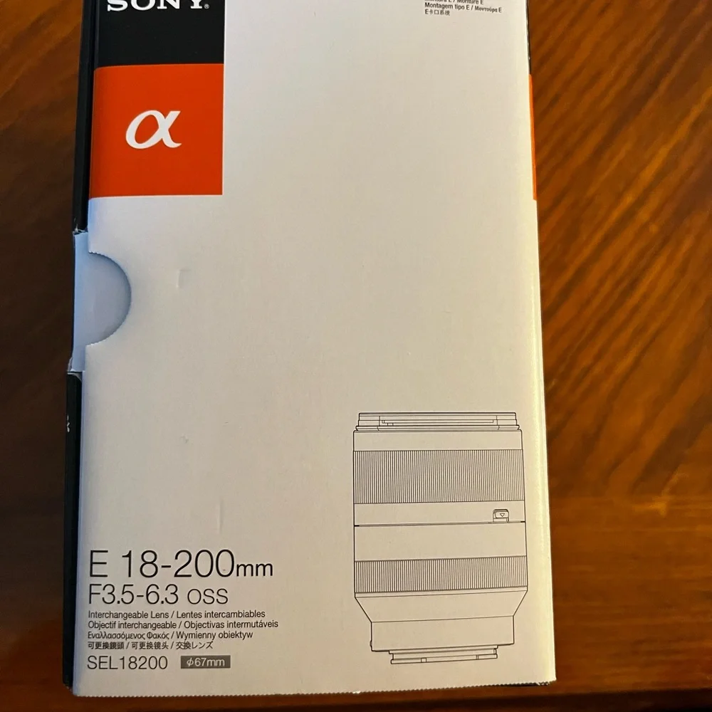 Sony 18-200mm f/3.5-6.3 OSS Lens, EF Mount, Sony Alpha SEL18200 Free Shipping!